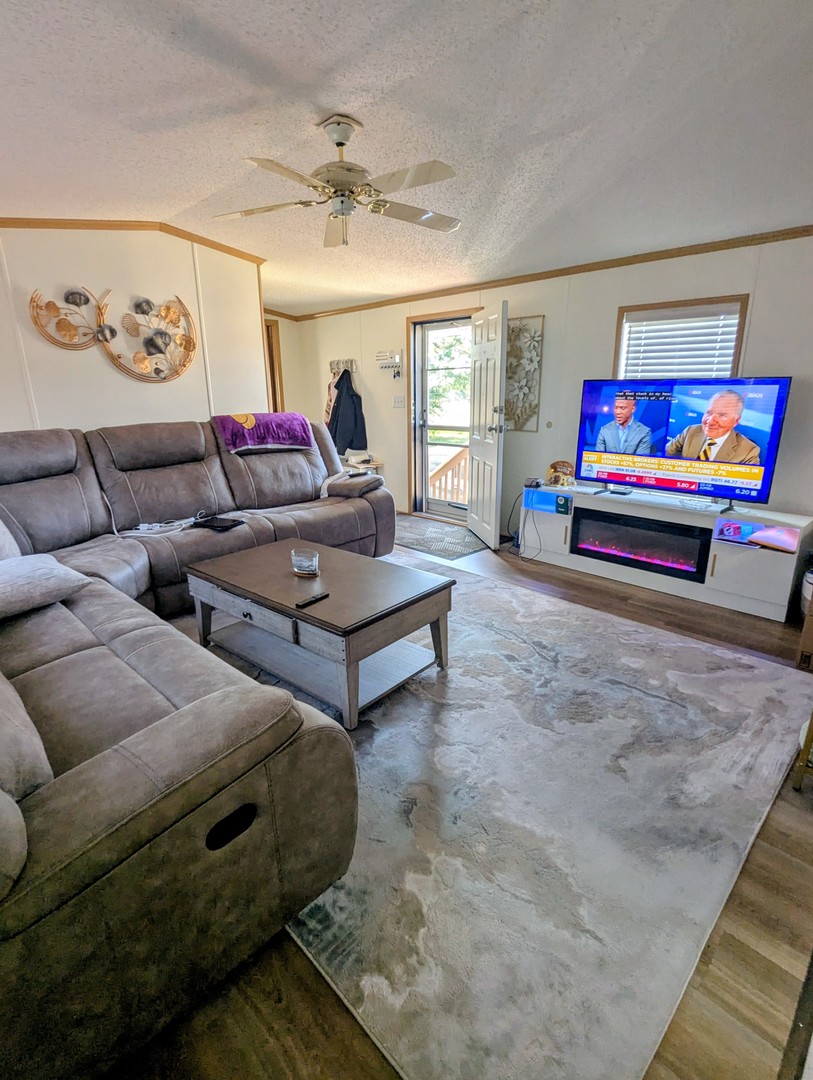 58 Swan Lane, Beecher, IL 60401