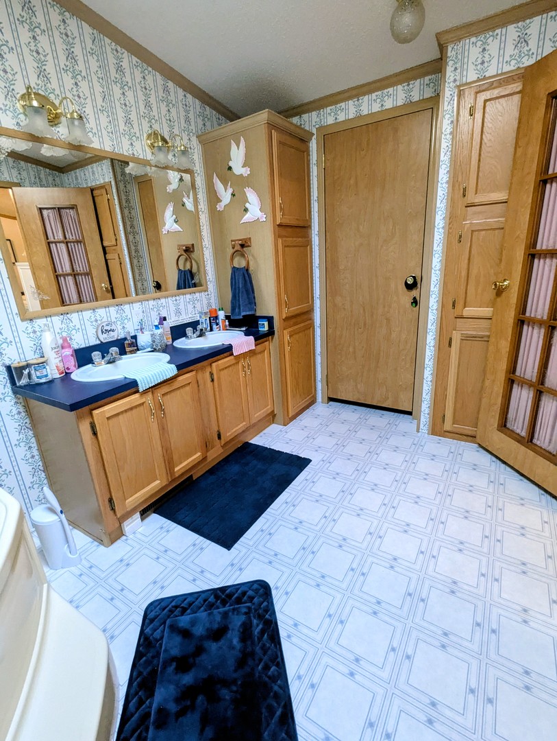 58 Swan Lane, Beecher, IL 60401