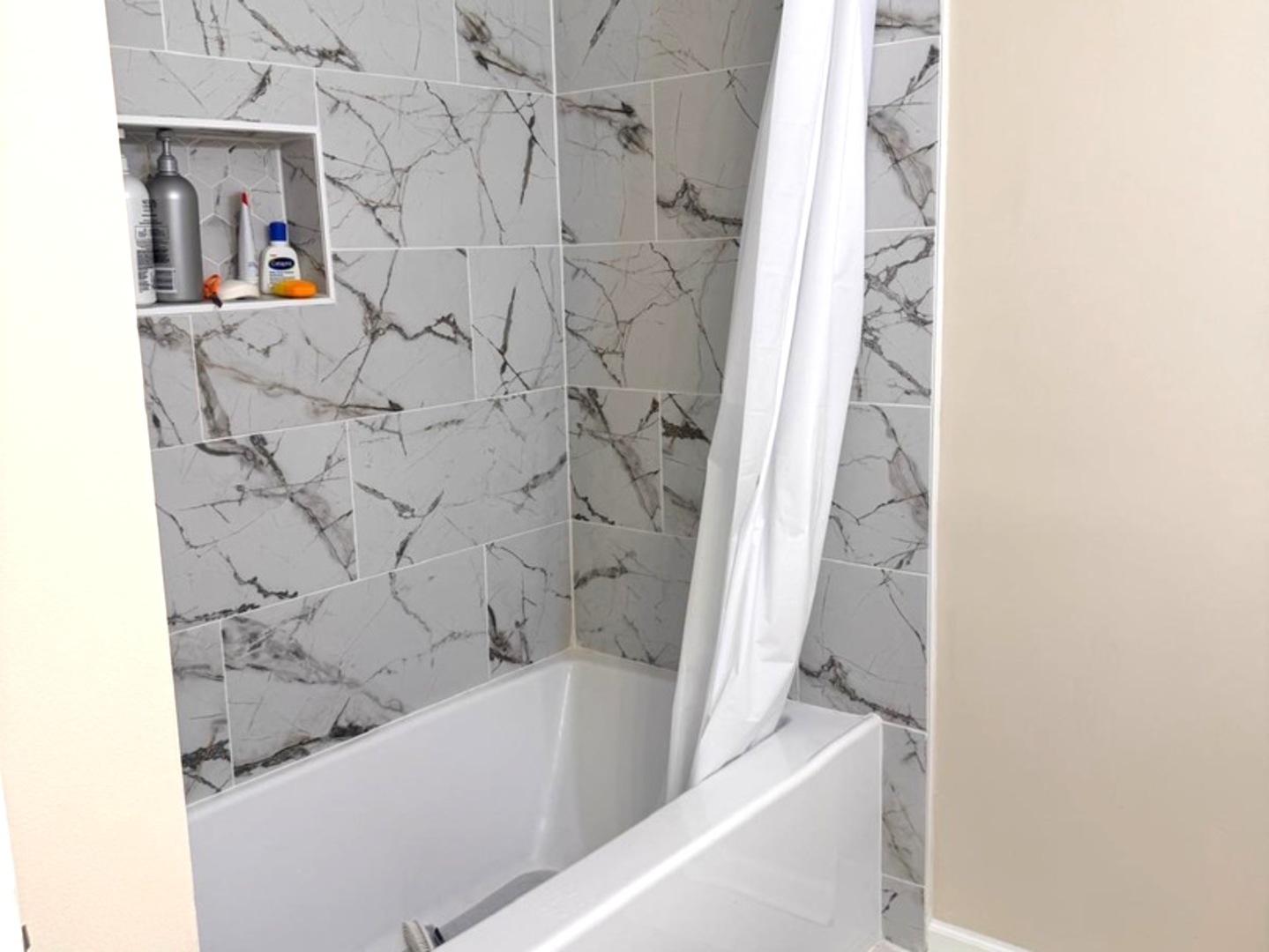 482 BETSY ROSS Court, Aurora, IL 60504