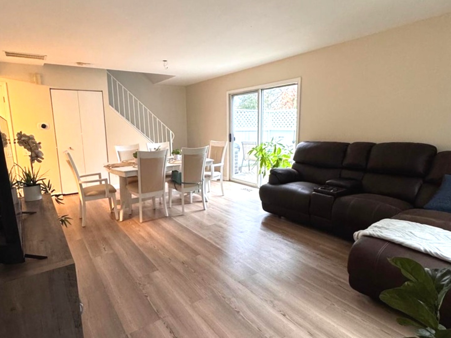 482 BETSY ROSS Court, Aurora, IL 60504