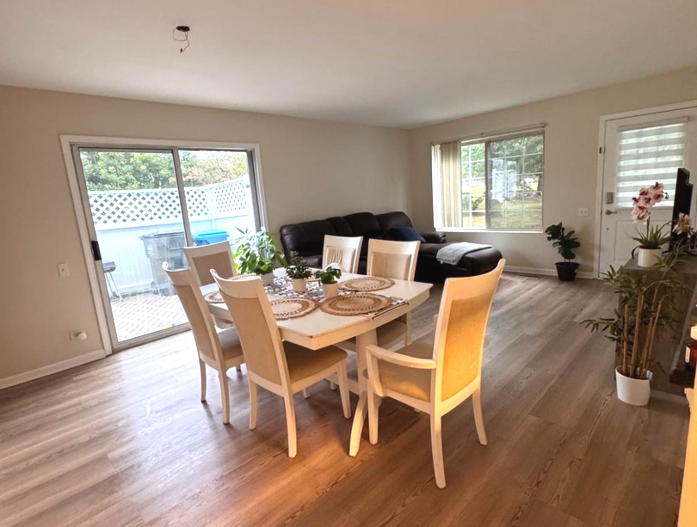 482 BETSY ROSS Court, Aurora, IL 60504