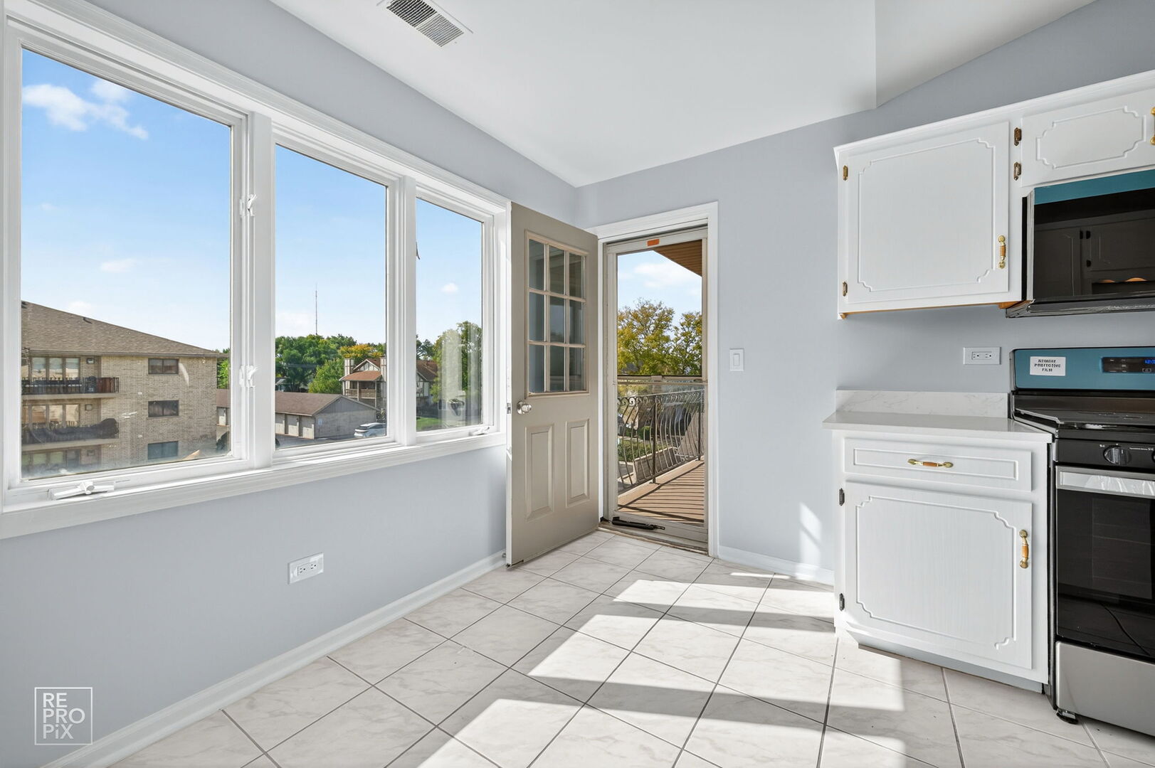 6680 183rd Street #3A, Tinley Park, IL 60477