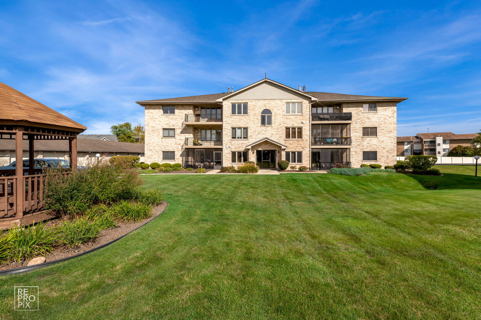 6680 183rd Street #3A, Tinley Park, IL 60477