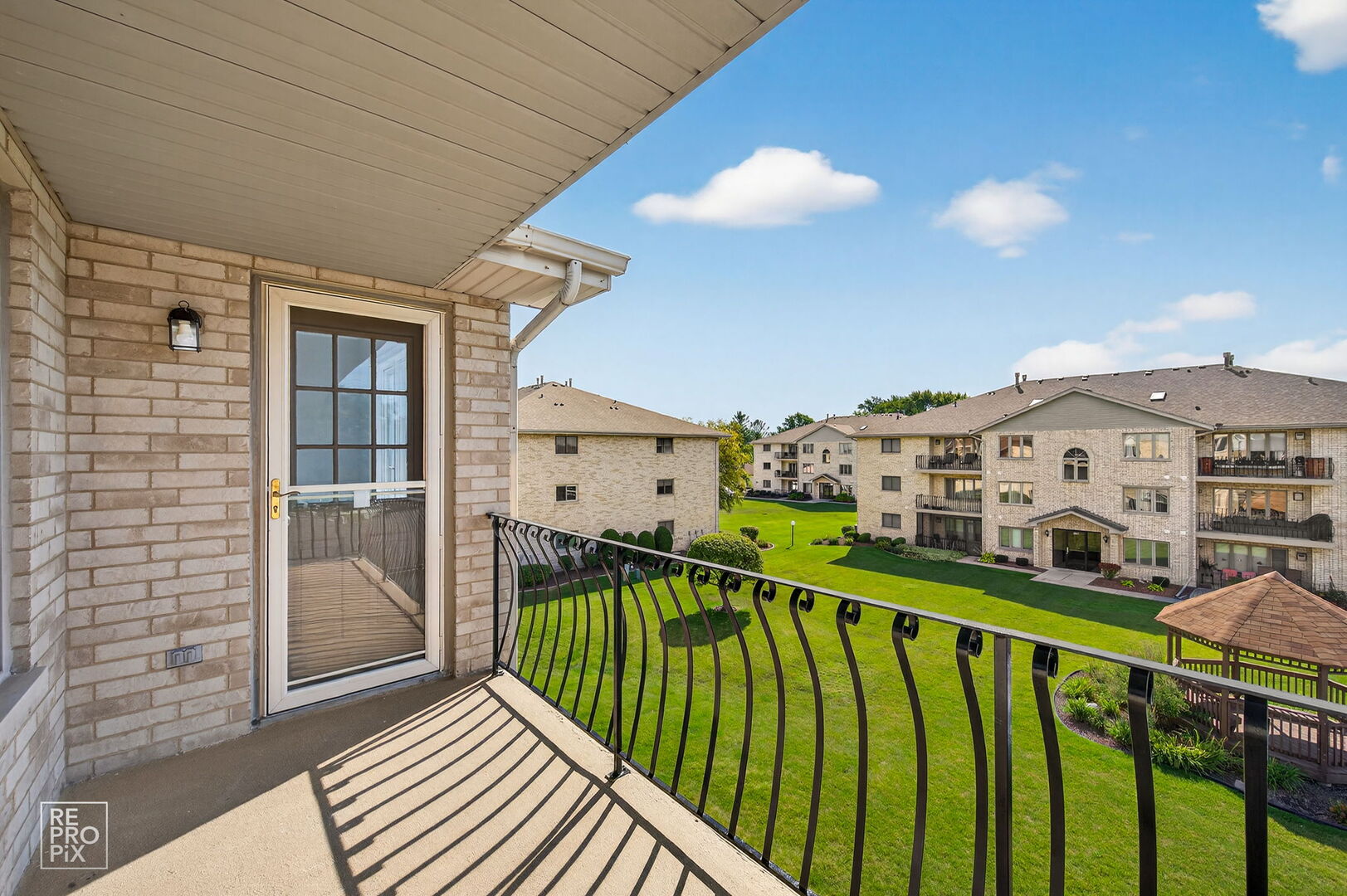 6680 183rd Street #3A, Tinley Park, IL 60477