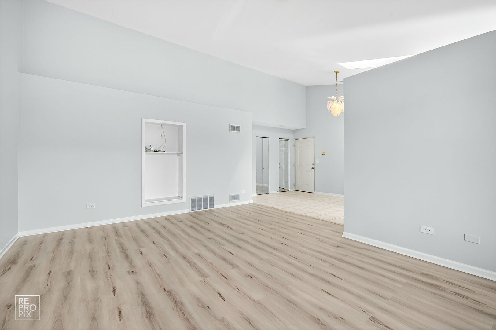 6680 183rd Street #3A, Tinley Park, IL 60477