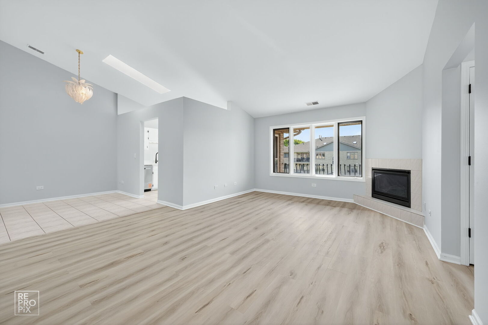 6680 183rd Street #3A, Tinley Park, IL 60477