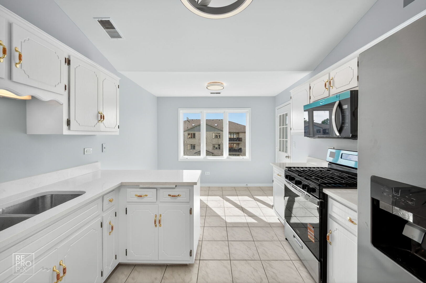 6680 183rd Street #3A, Tinley Park, IL 60477