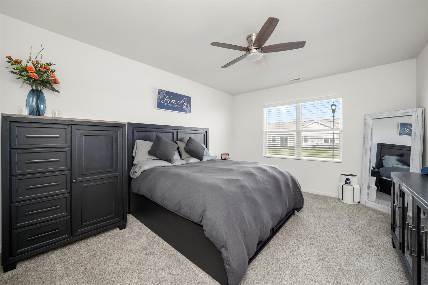 1071 Williamsburg Street, Pingree Grove, IL 60140