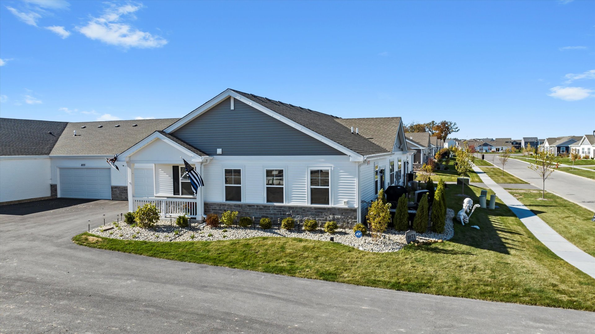 1071 Williamsburg Street, Pingree Grove, IL 60140