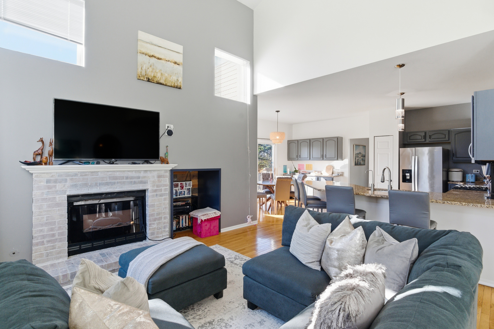 2526 Acorn Drive, Round Lake Beach, IL 60073