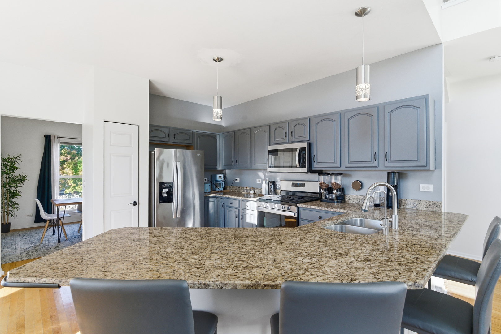 2526 Acorn Drive, Round Lake Beach, IL 60073