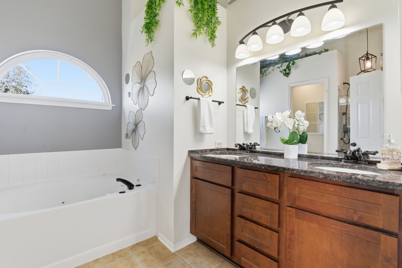 2526 Acorn Drive, Round Lake Beach, IL 60073