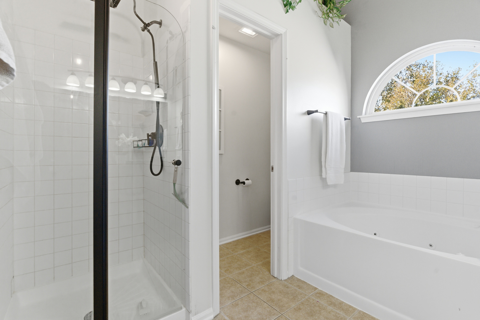 2526 Acorn Drive, Round Lake Beach, IL 60073