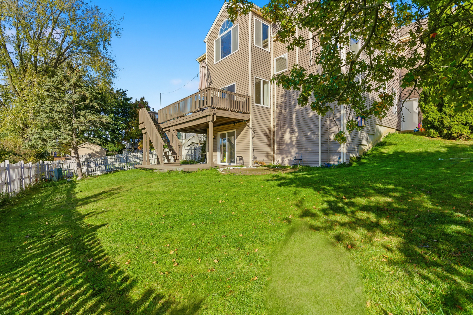 2526 Acorn Drive, Round Lake Beach, IL 60073