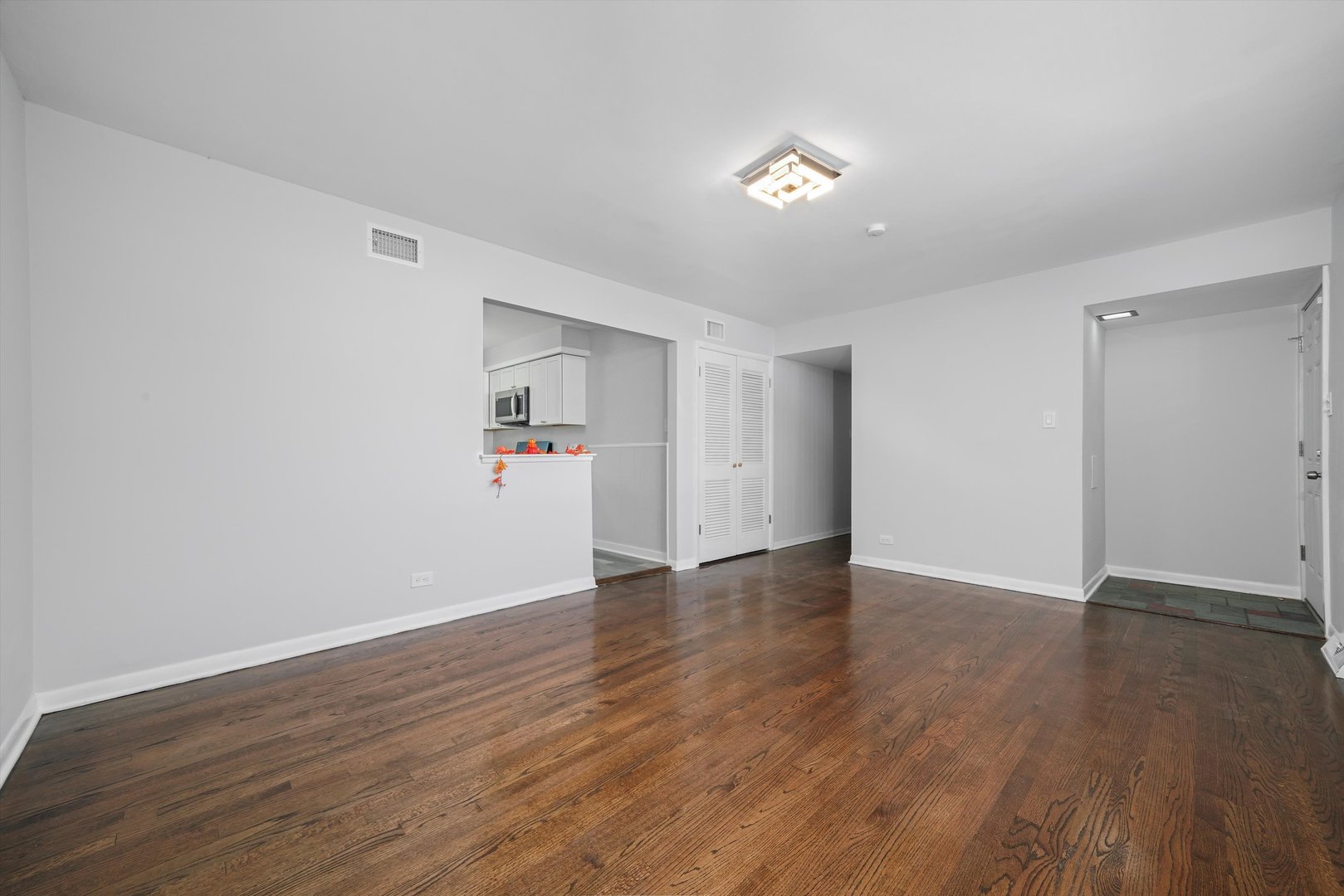 615 E 156th Place, South Holland, IL 60473