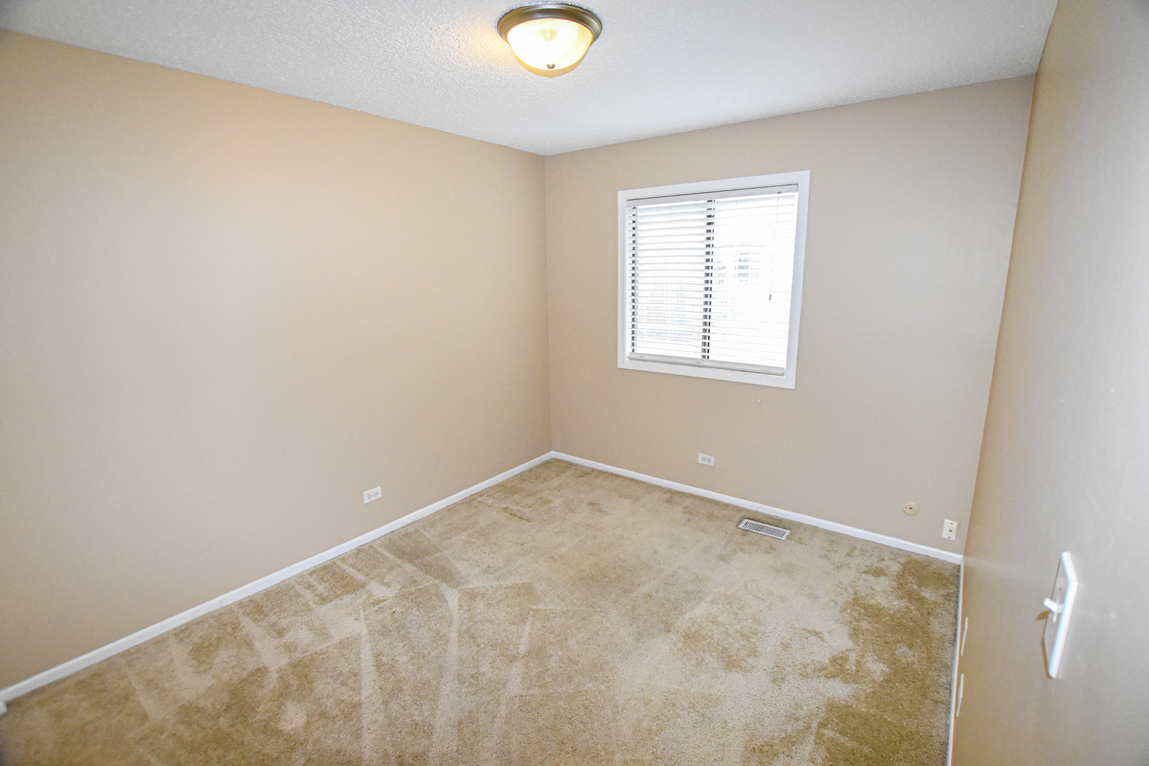 3447 FOX HILL Road #3447, Aurora, IL 60504