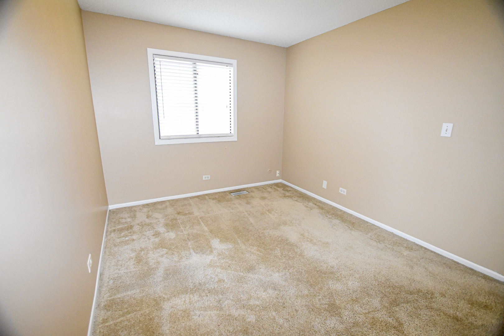 3447 FOX HILL Road #3447, Aurora, IL 60504