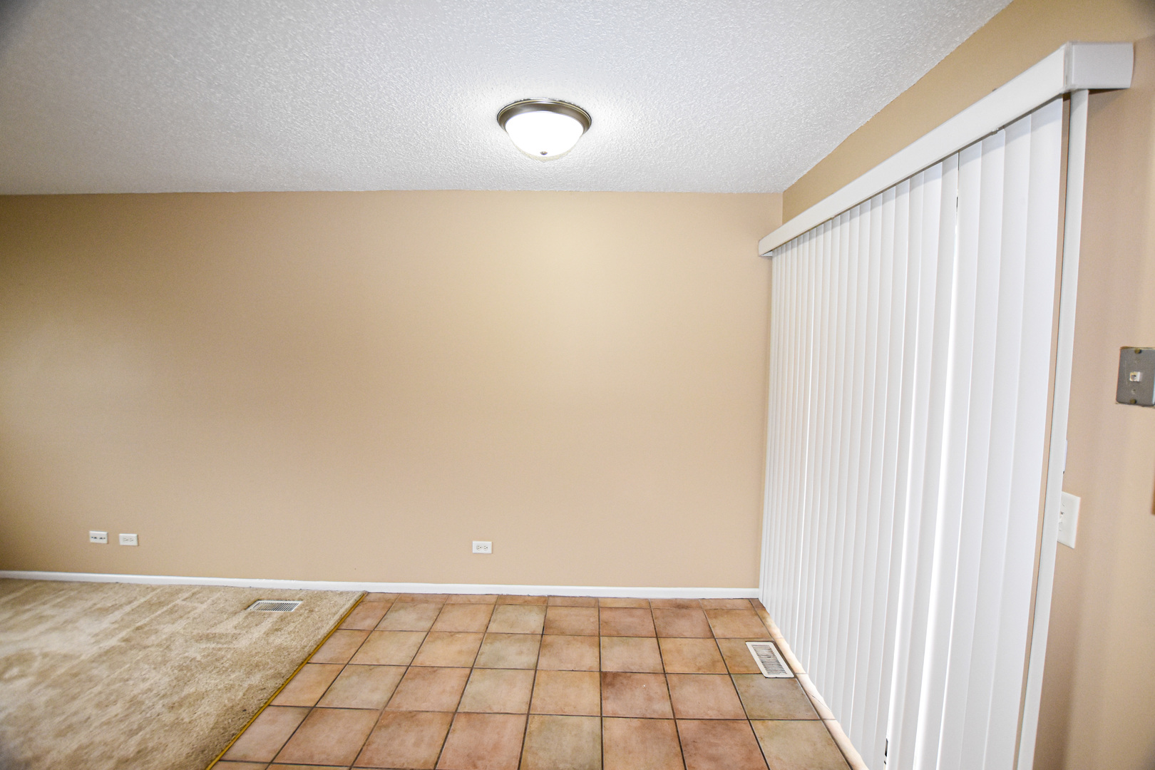 3447 FOX HILL Road #3447, Aurora, IL 60504