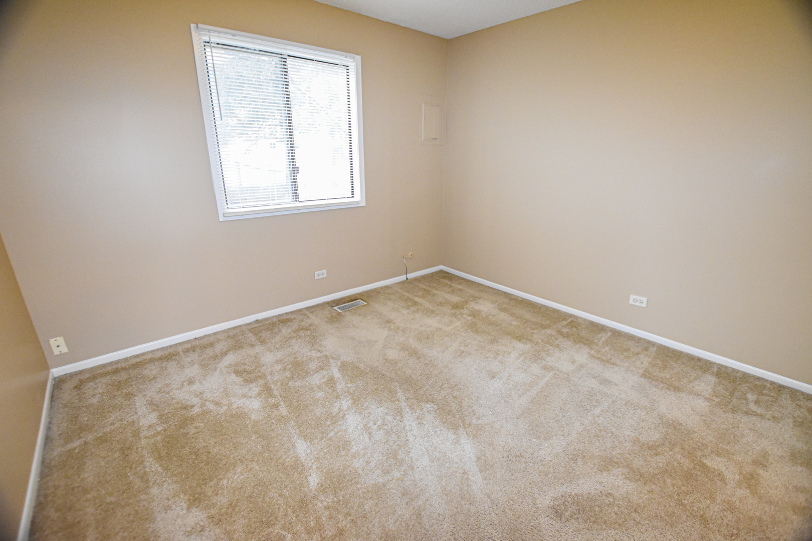 3447 FOX HILL Road #3447, Aurora, IL 60504