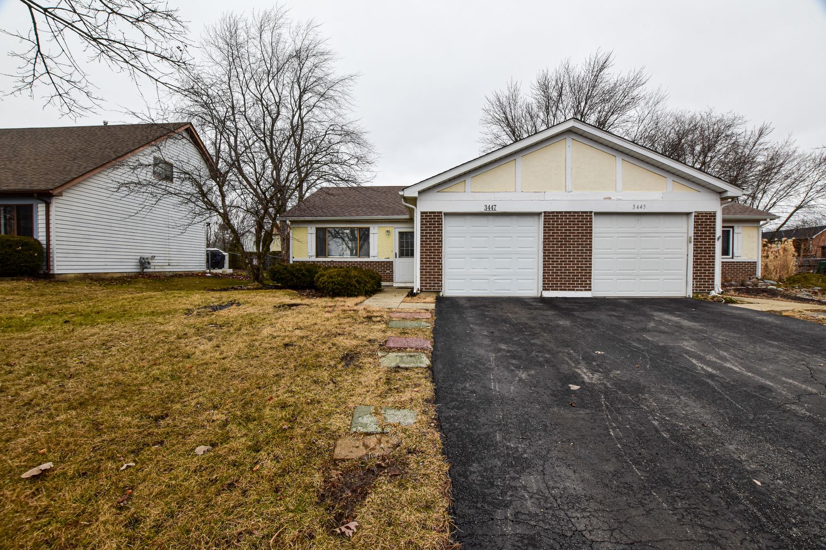 3447 FOX HILL Road #3447, Aurora, IL 60504