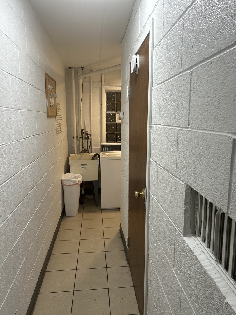 943 Olive Road #1A, Homewood, IL 60430