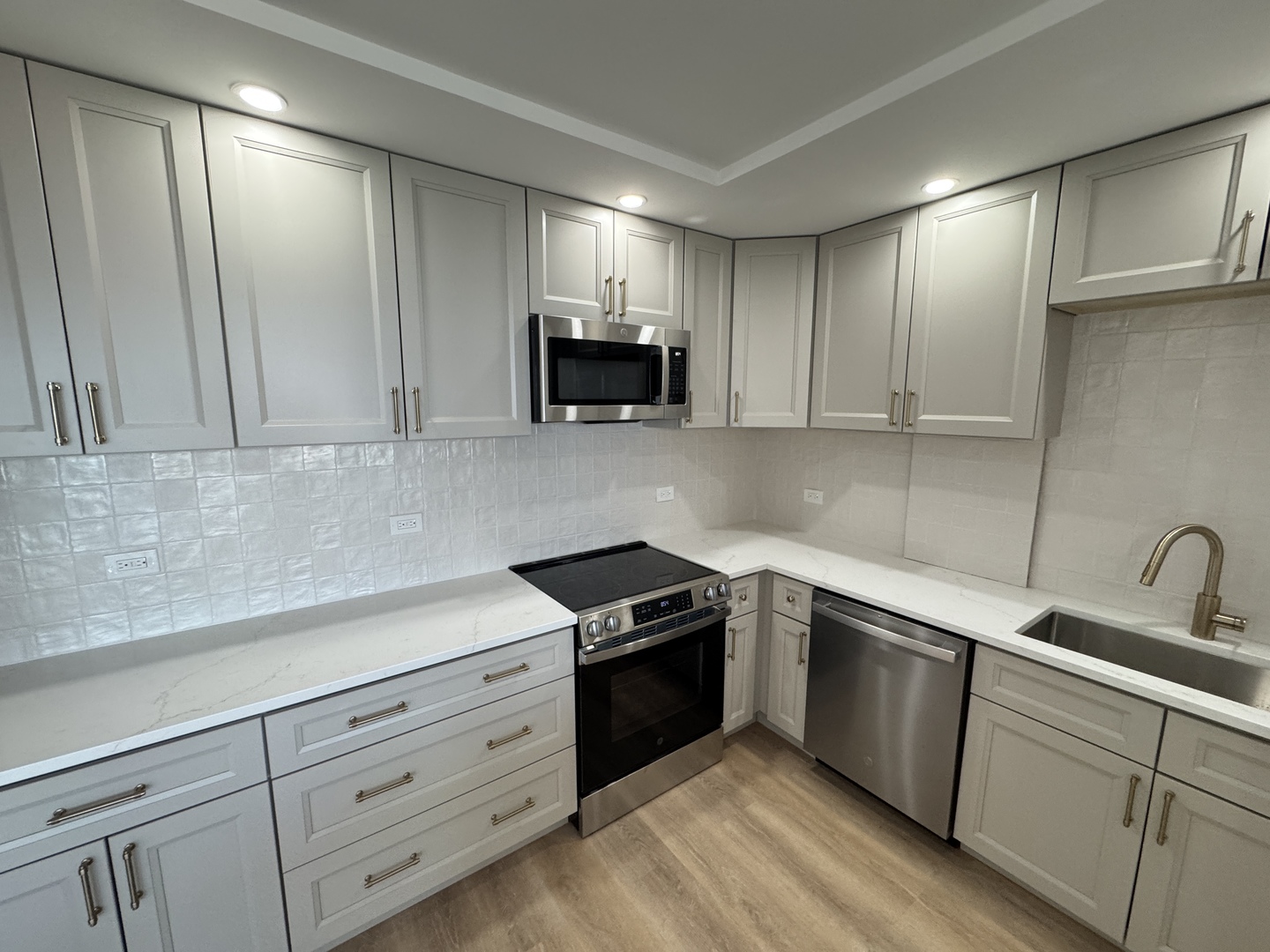 2970 N Lake Shore Drive #18D, Chicago, IL 60657