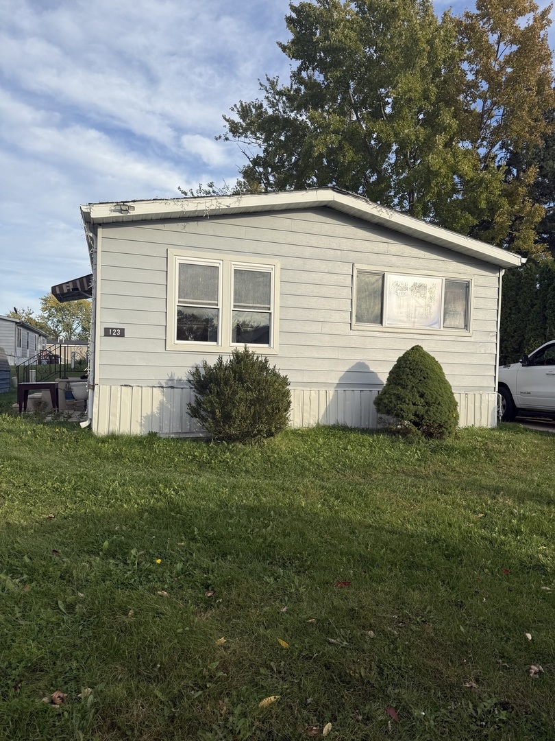 123 Knollwood Circle, Matteson, IL 60443