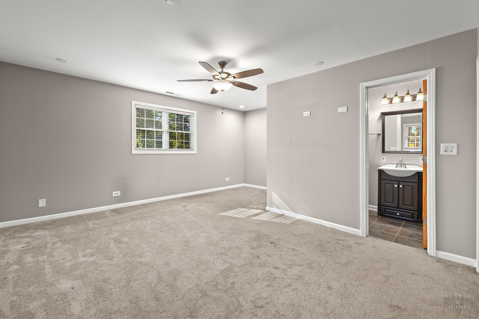 25721 W Lakeview Avenue, Wauconda, IL 60084