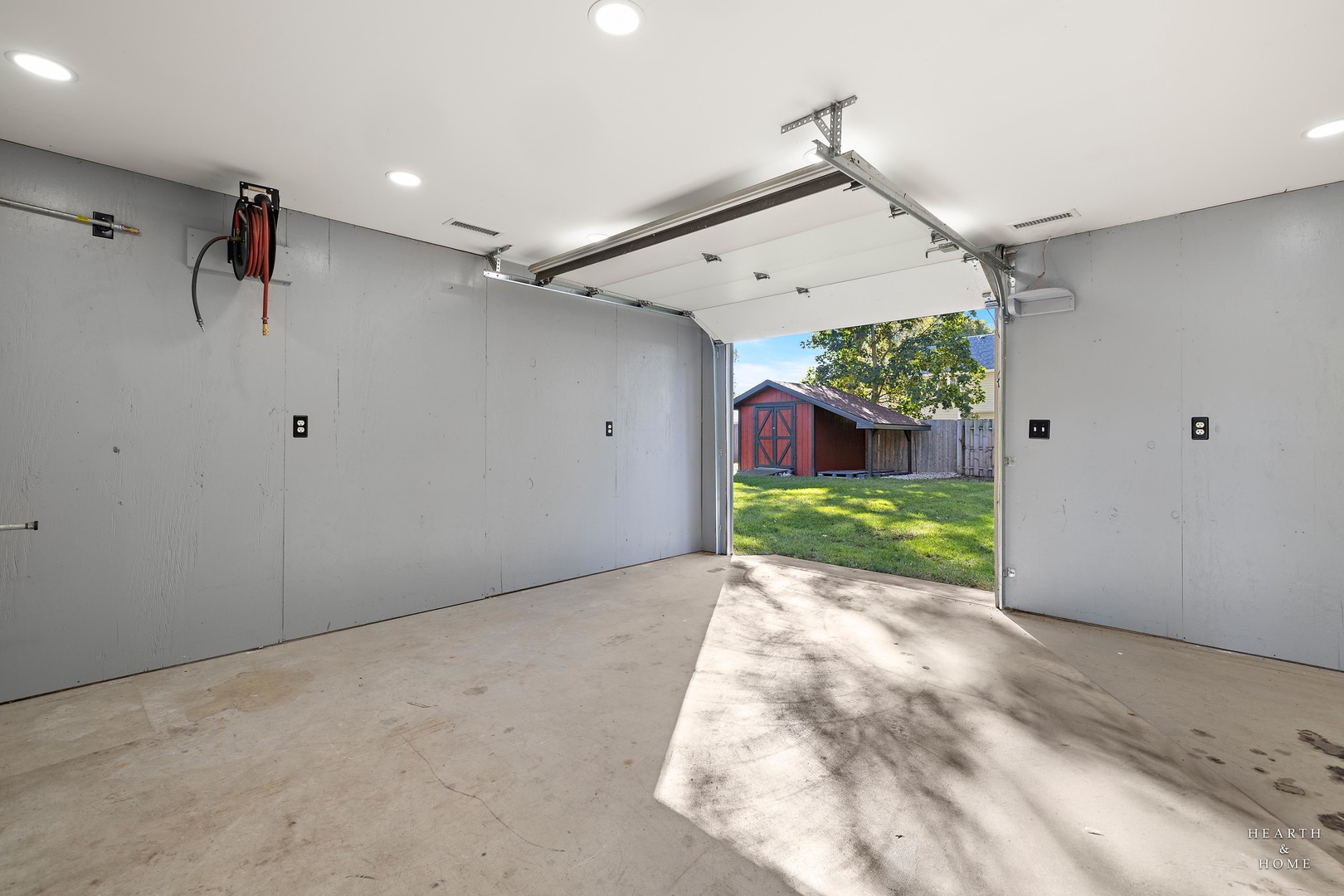 25721 W Lakeview Avenue, Wauconda, IL 60084