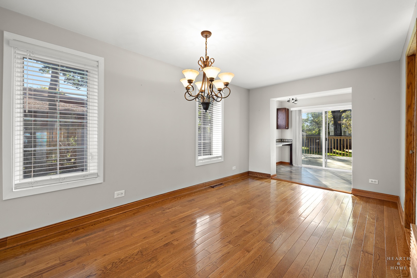 25721 W Lakeview Avenue, Wauconda, IL 60084