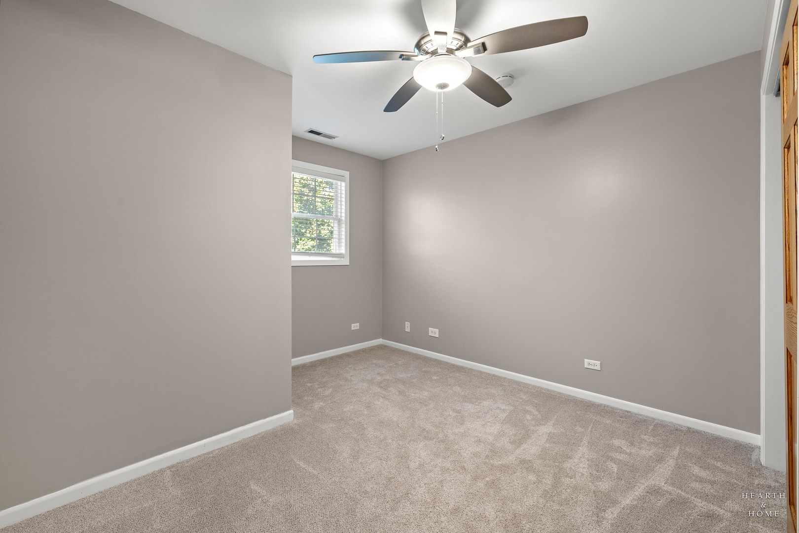 25721 W Lakeview Avenue, Wauconda, IL 60084