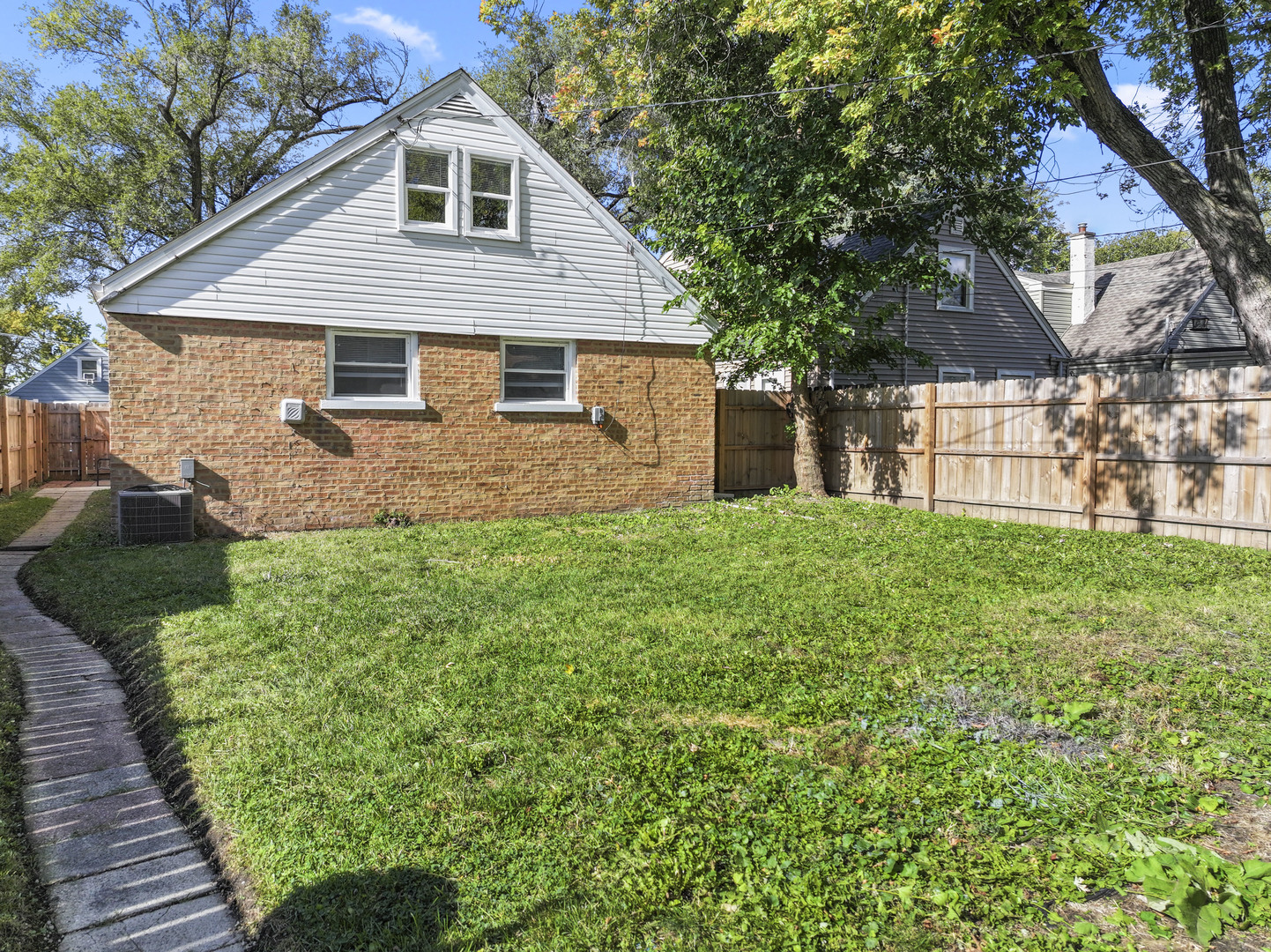 47 48th Avenue, Bellwood, IL 60104