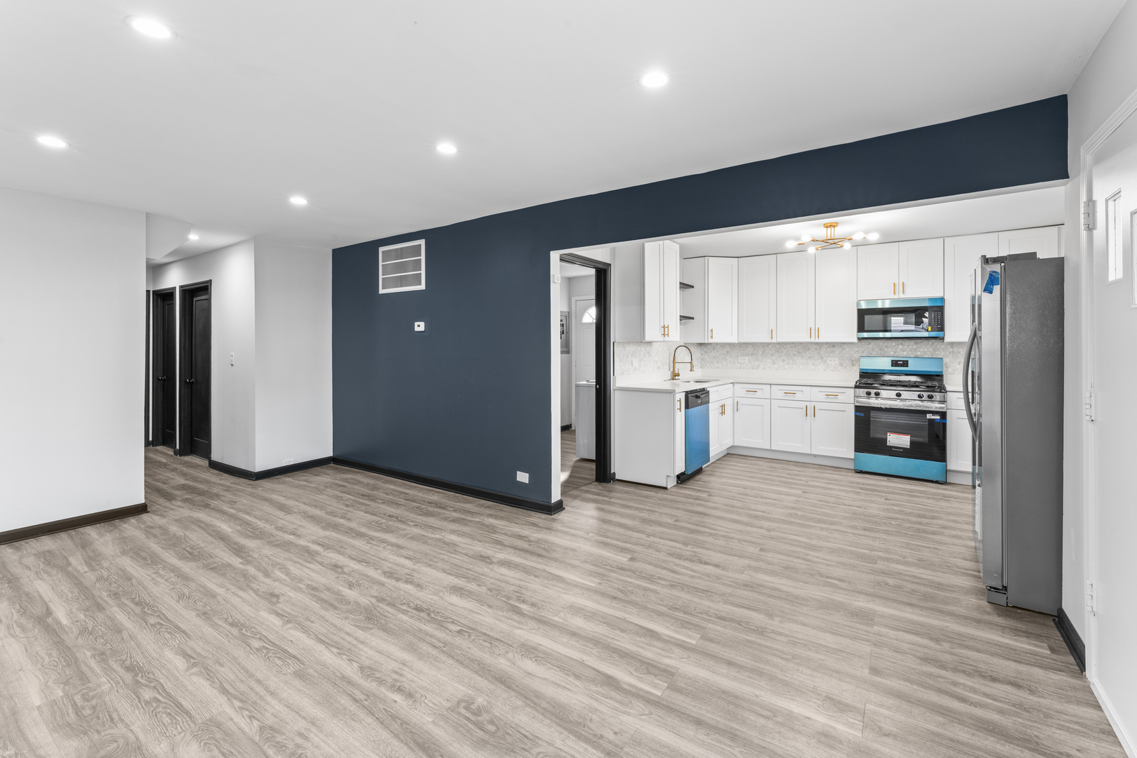 47 48th Avenue, Bellwood, IL 60104