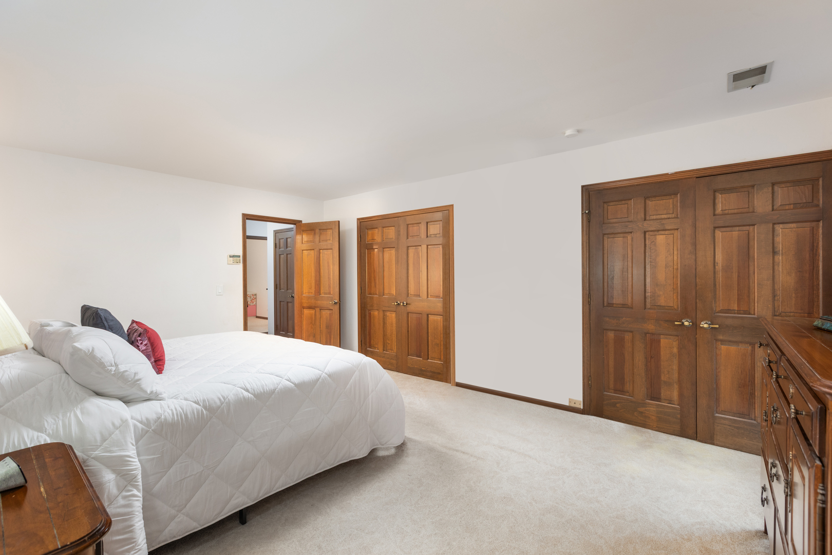 1386 Old Dominion Court, Naperville, IL 60540