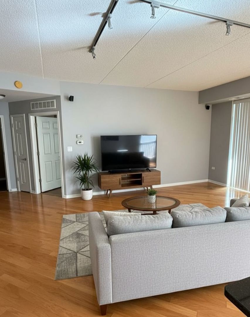 77 N Quentin Road #202, Palatine, IL 60067