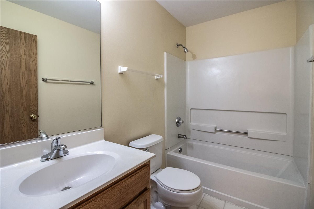 2306 Reflections Drive, Aurora, IL 60502