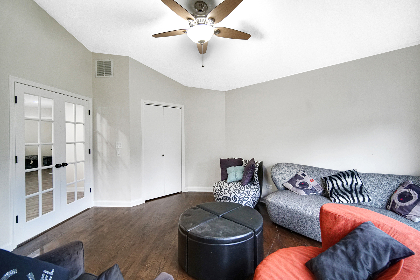 19 W Bay Road, Palos Heights, IL 60463