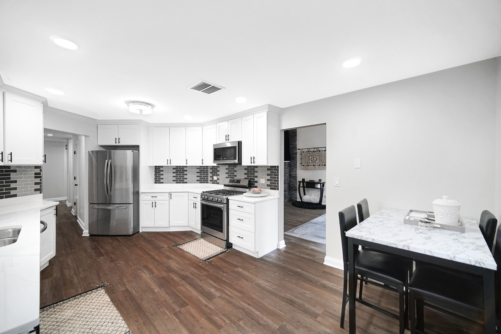 19 W Bay Road, Palos Heights, IL 60463