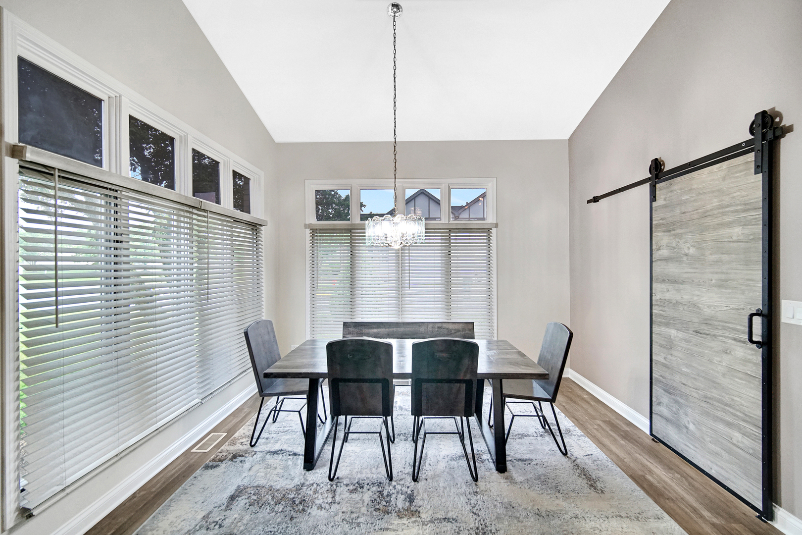 19 W Bay Road, Palos Heights, IL 60463