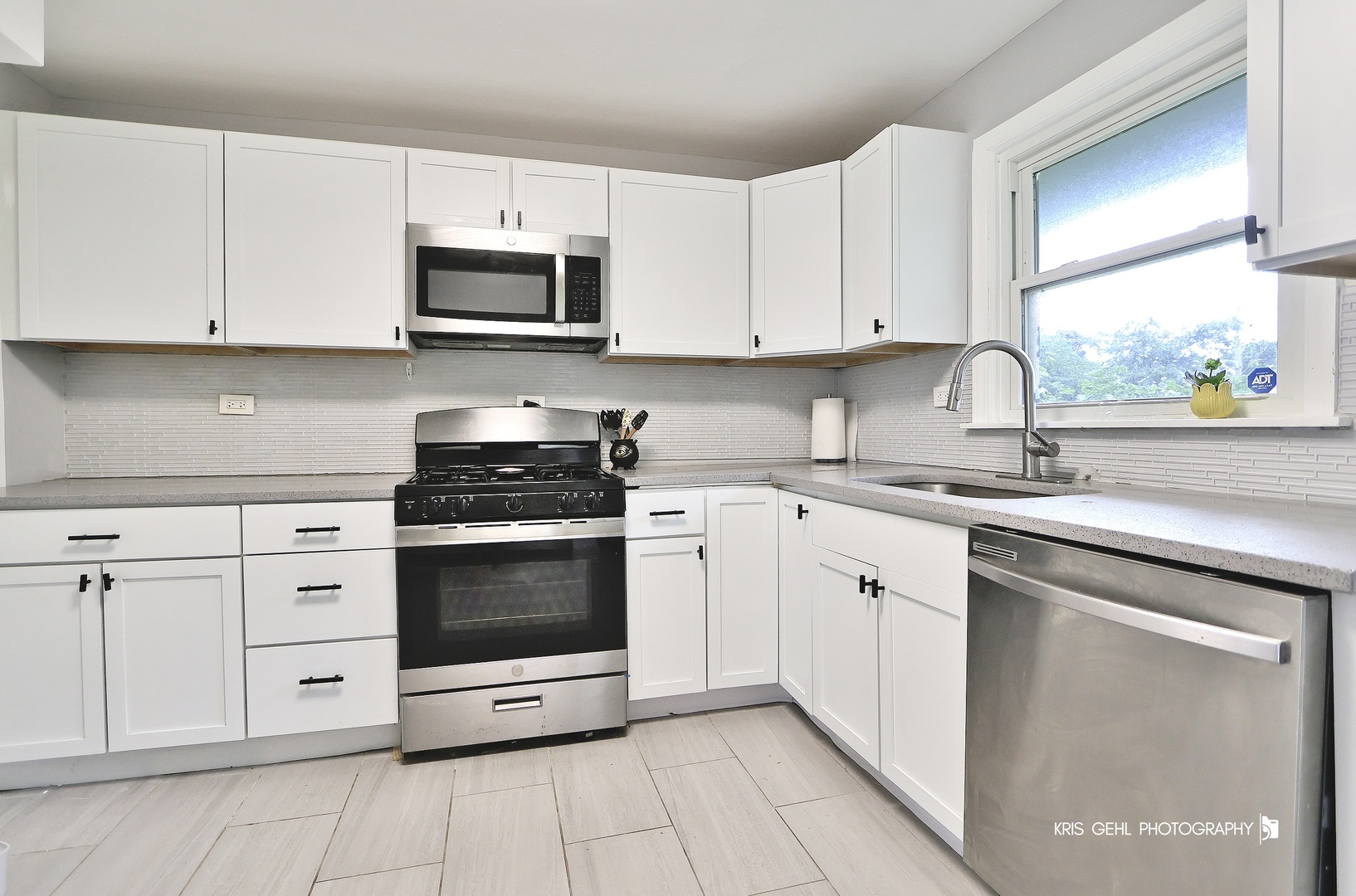 1000 Pine Street, Waukegan, IL 60085