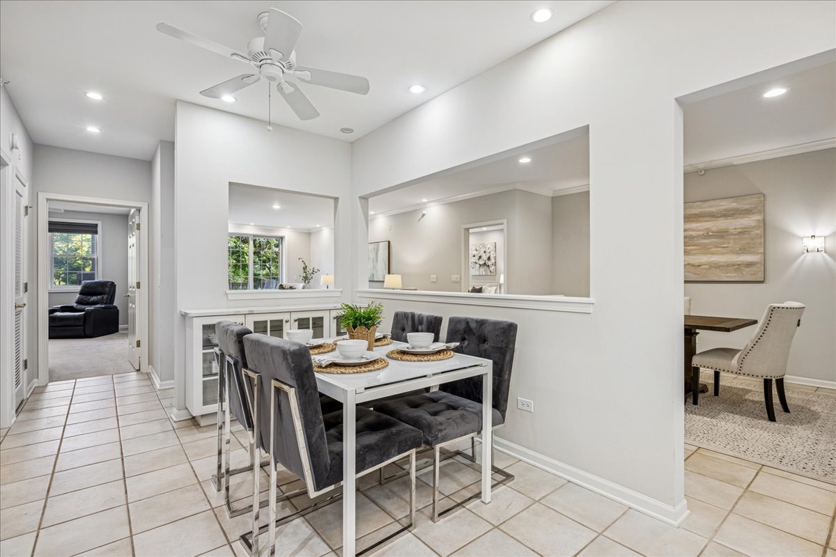 940 Augusta Way #304, Highland Park, IL 60035