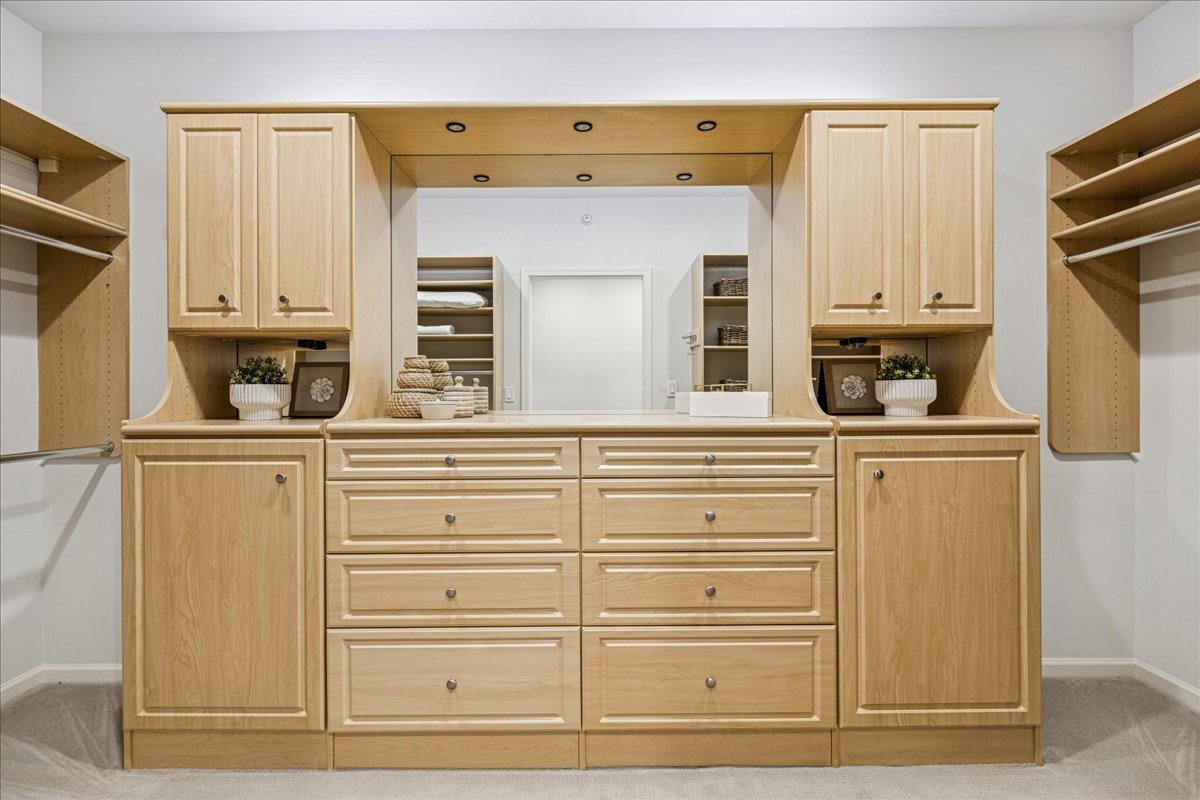 940 Augusta Way #304, Highland Park, IL 60035