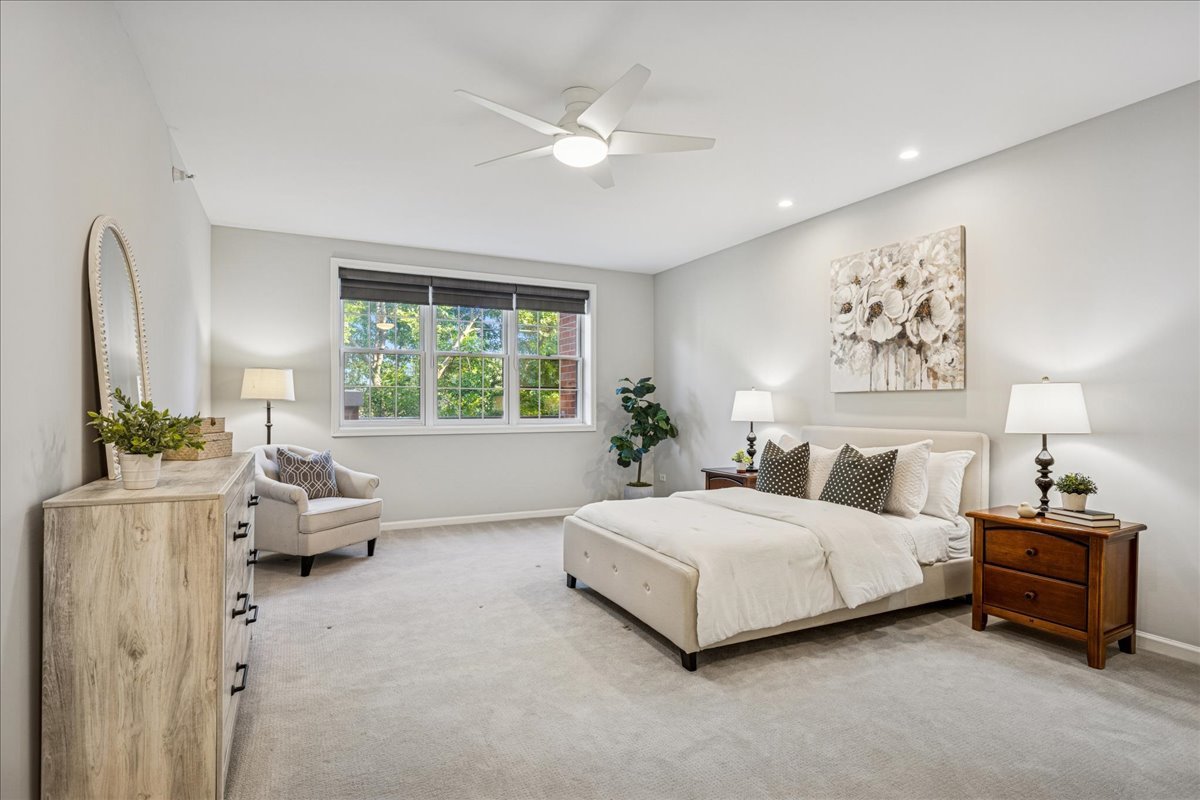 940 Augusta Way #304, Highland Park, IL 60035