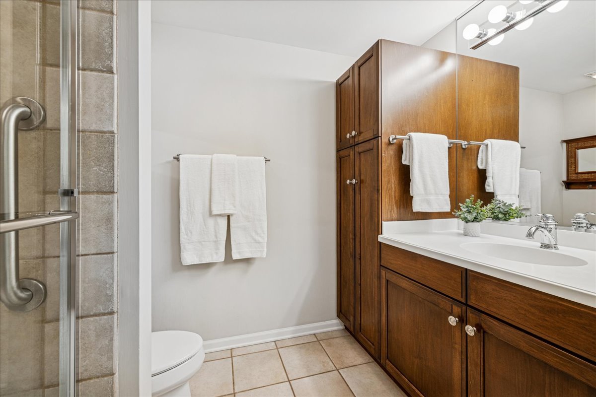 940 Augusta Way #304, Highland Park, IL 60035