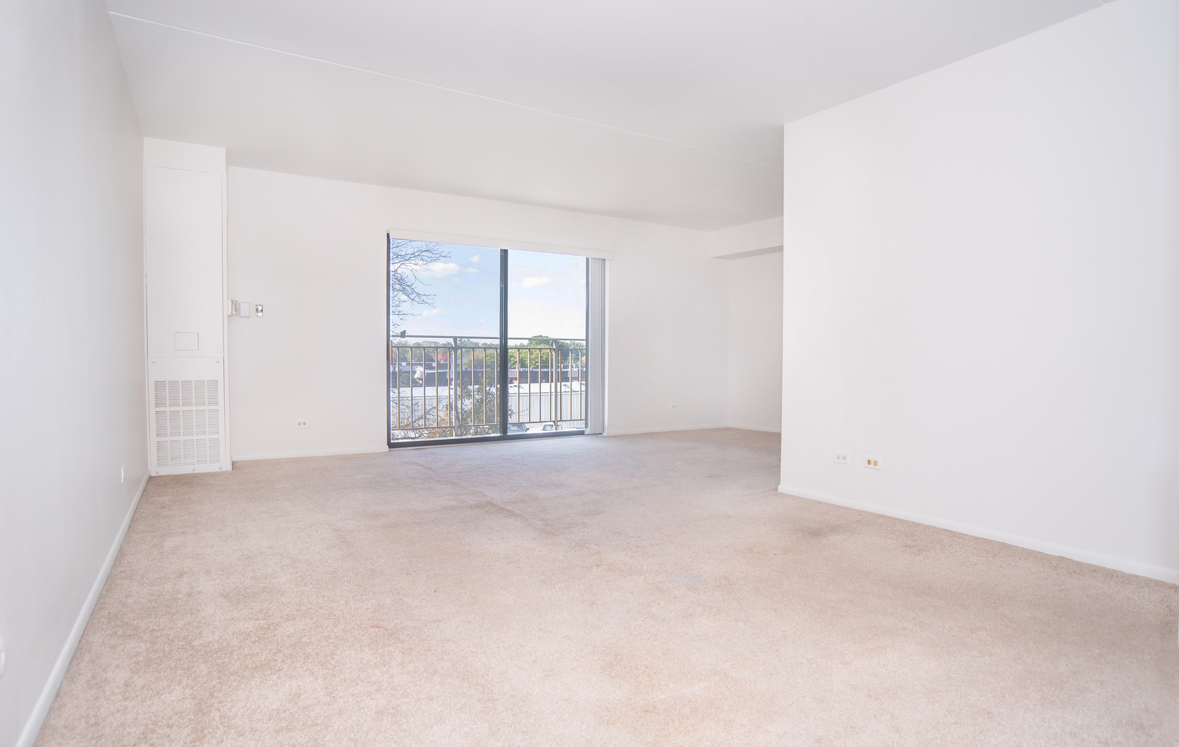 6340 Americana Drive #513, Willowbrook, IL 60527