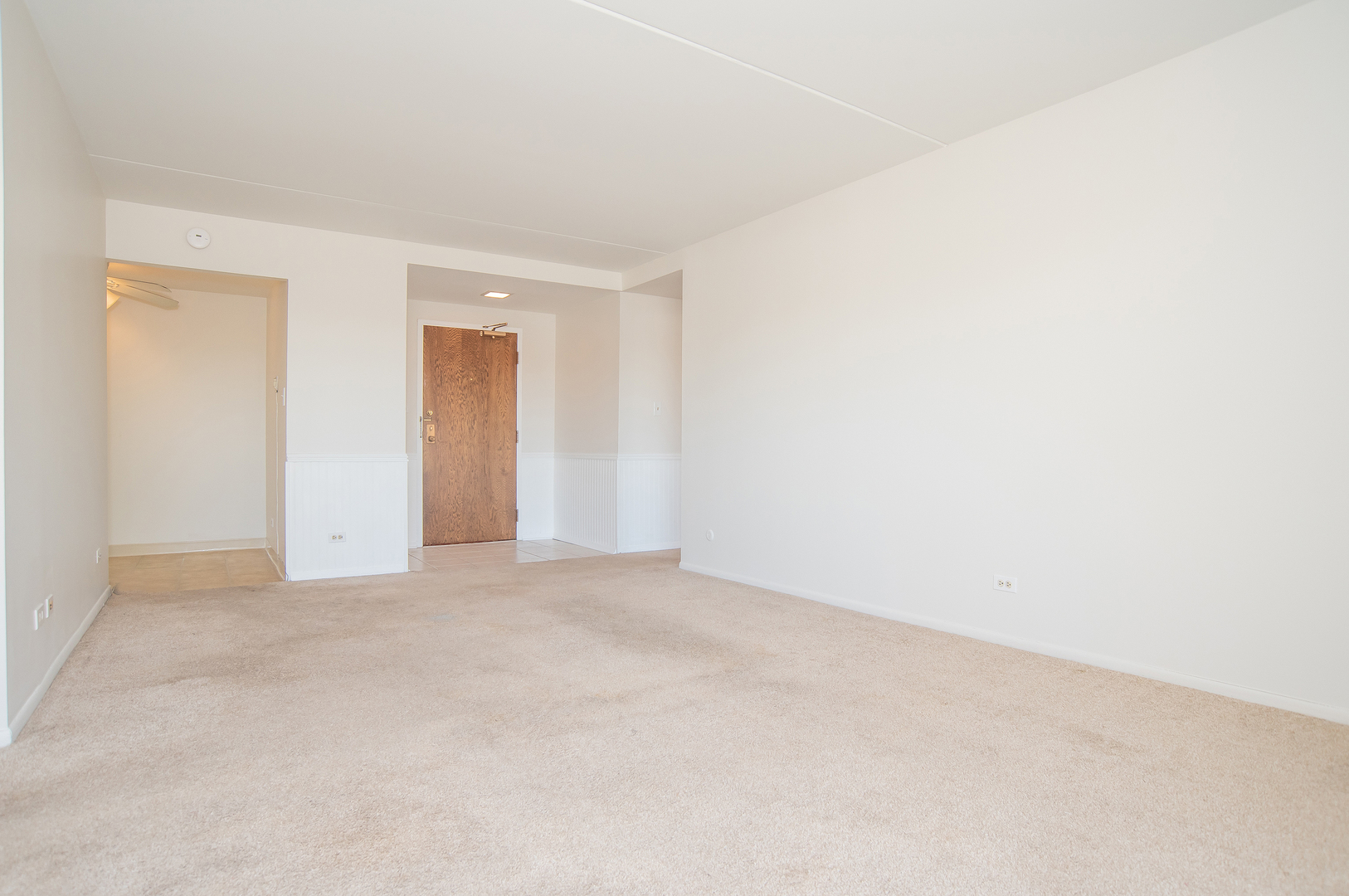 6340 Americana Drive #513, Willowbrook, IL 60527