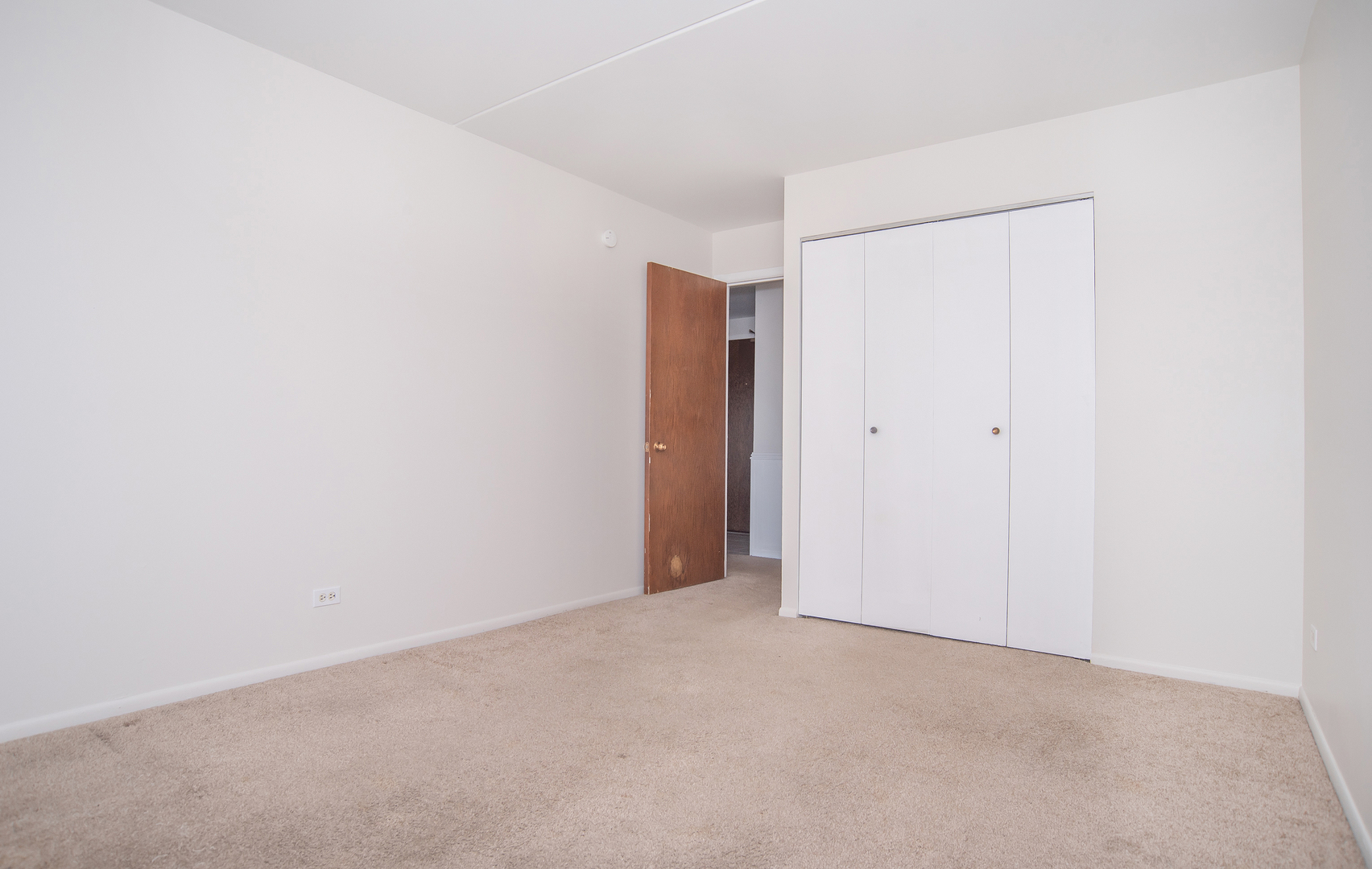 6340 Americana Drive #513, Willowbrook, IL 60527