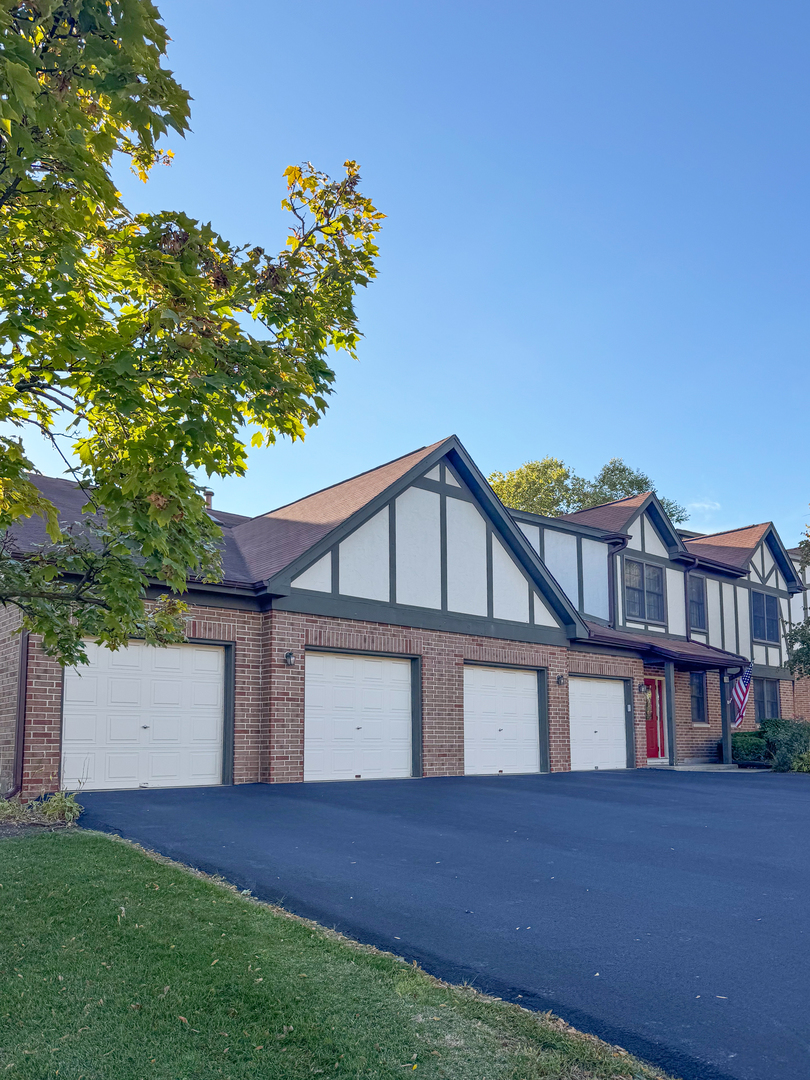 316 Carriage Way #D, Bloomingdale, IL 60108