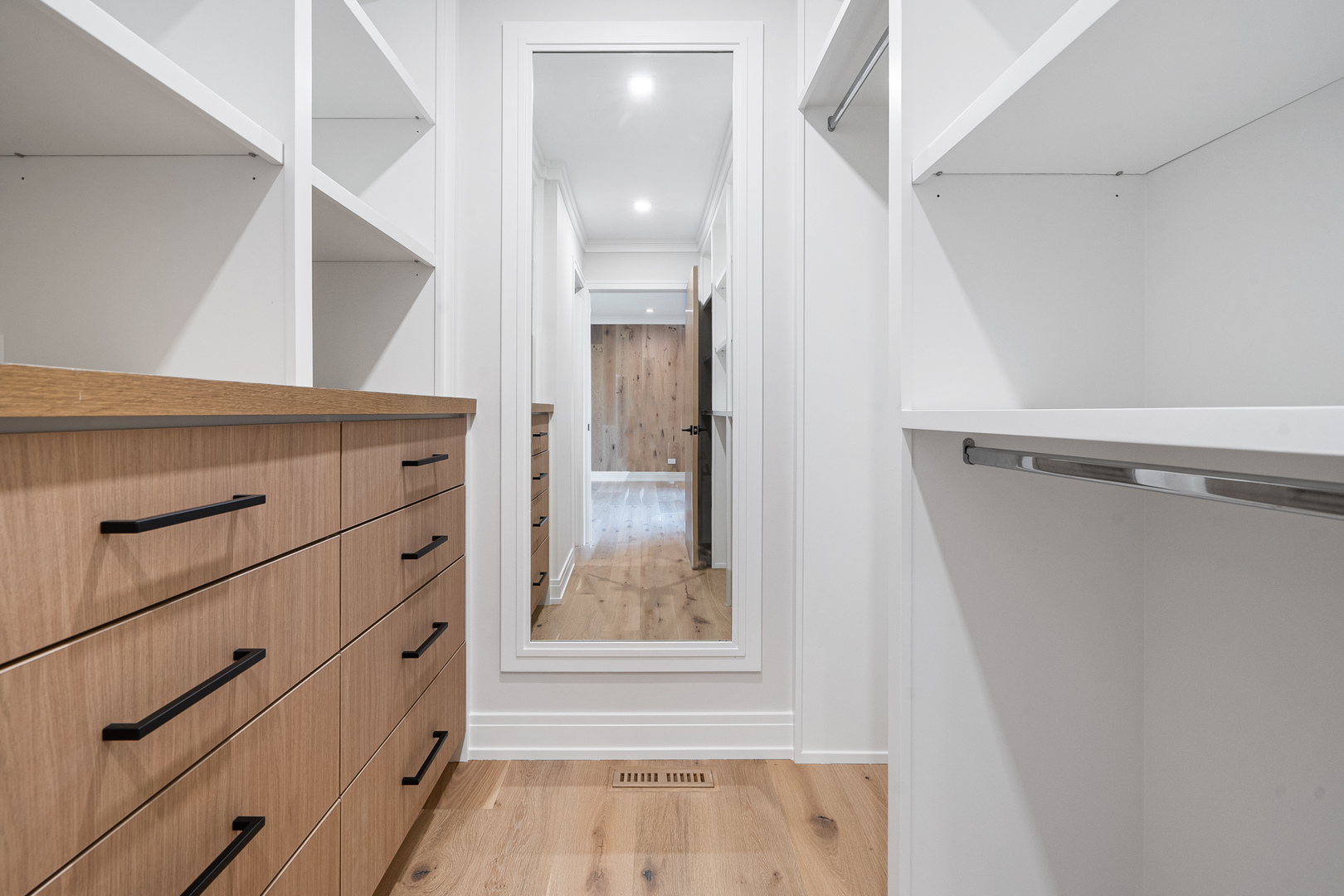 1891 Mission Hills Lane, Northbrook, IL 60062