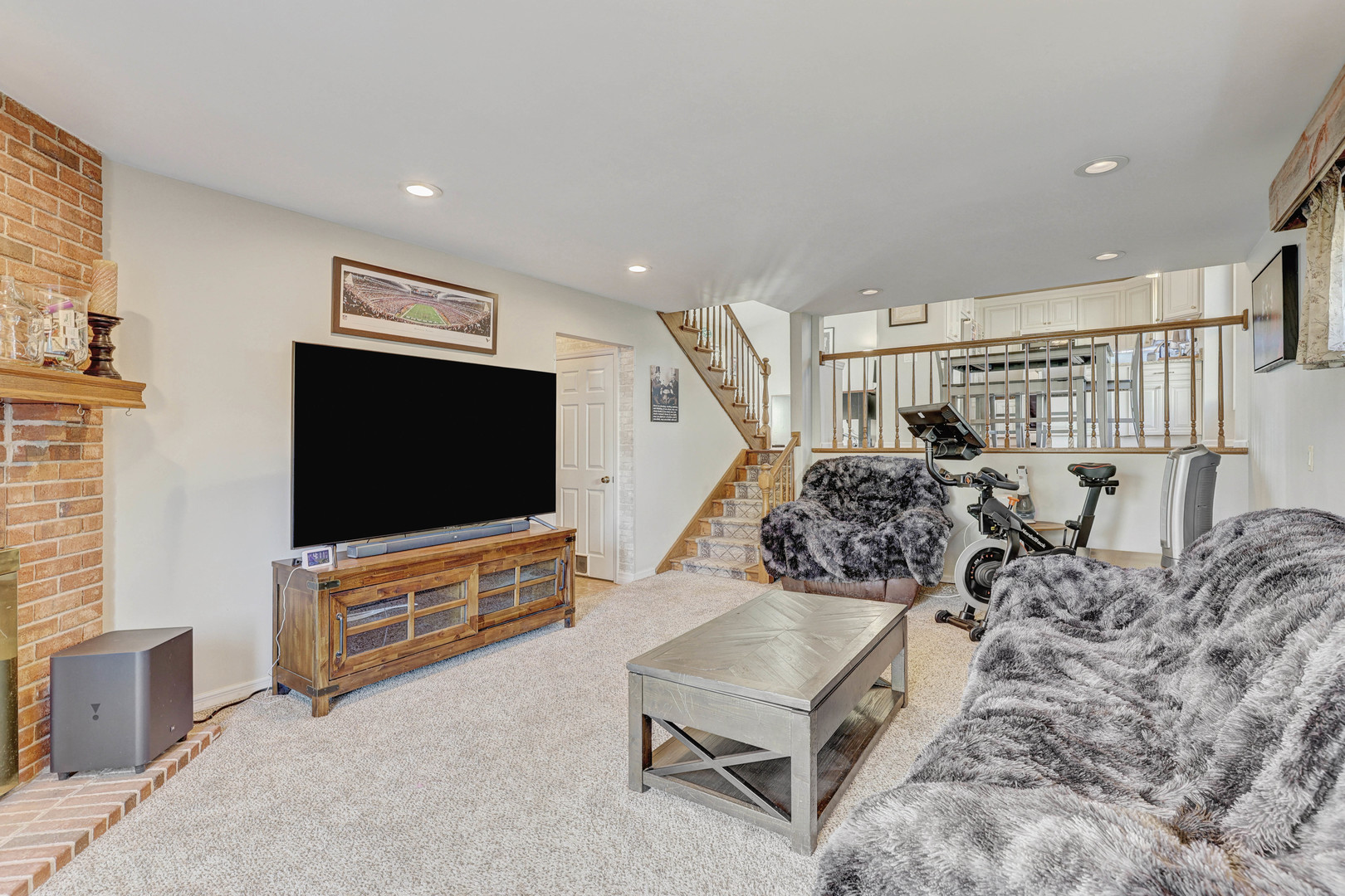 1094 Shady Tree Lane, Wheeling, IL 60090